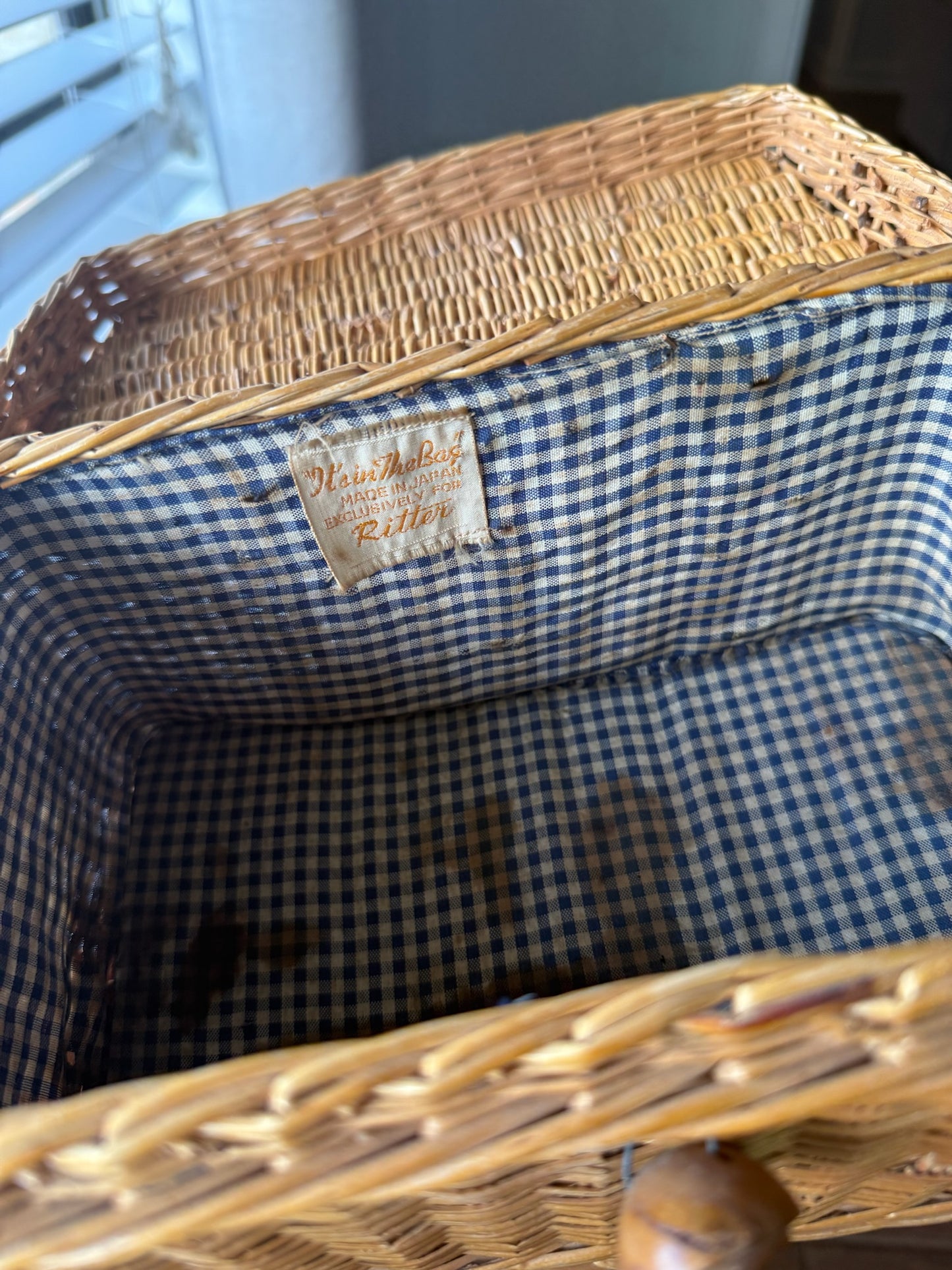 Vintage Shell-Topped Wicker Handbag - Japan